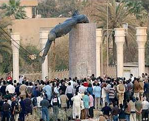 Saddam staty